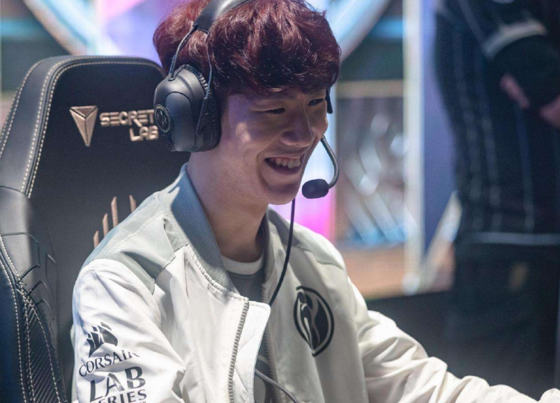 资讯远距开镜爆头？竞技高手还是开挂先生？